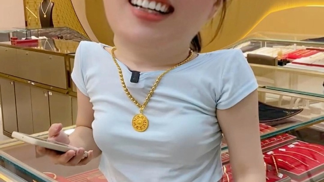 先让我拍完视频