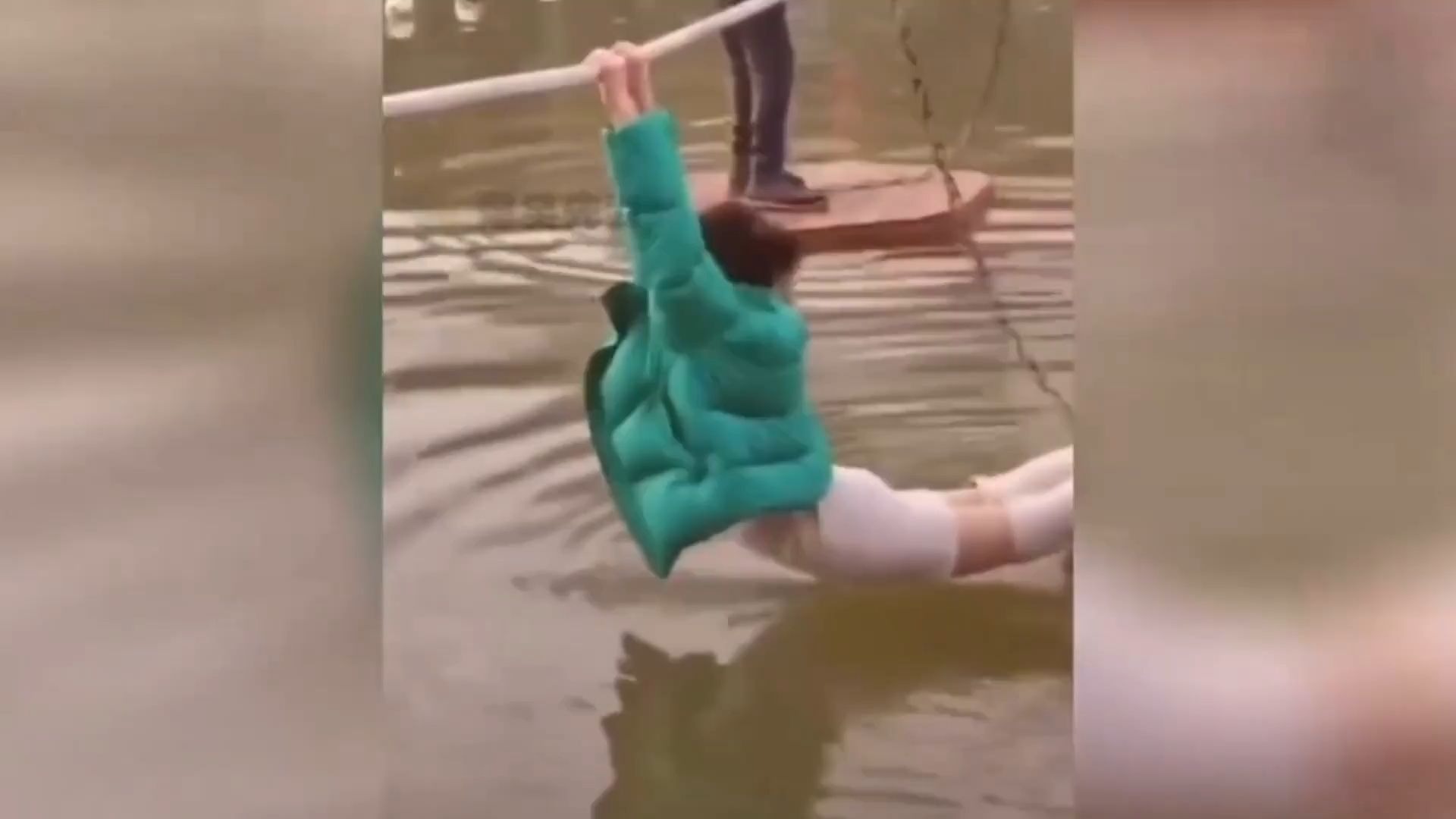 笑出腹肌！高能搞笑视频大...