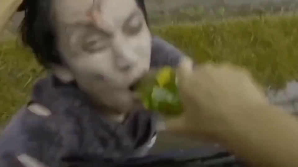 搞笑视频八分我们吓我哦哦...