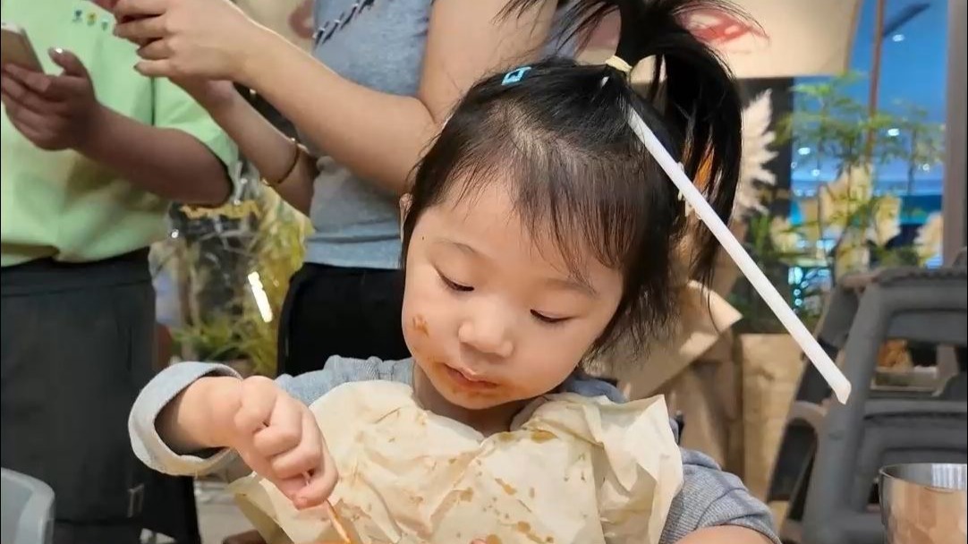 这视频堪比AI，有人能懂...