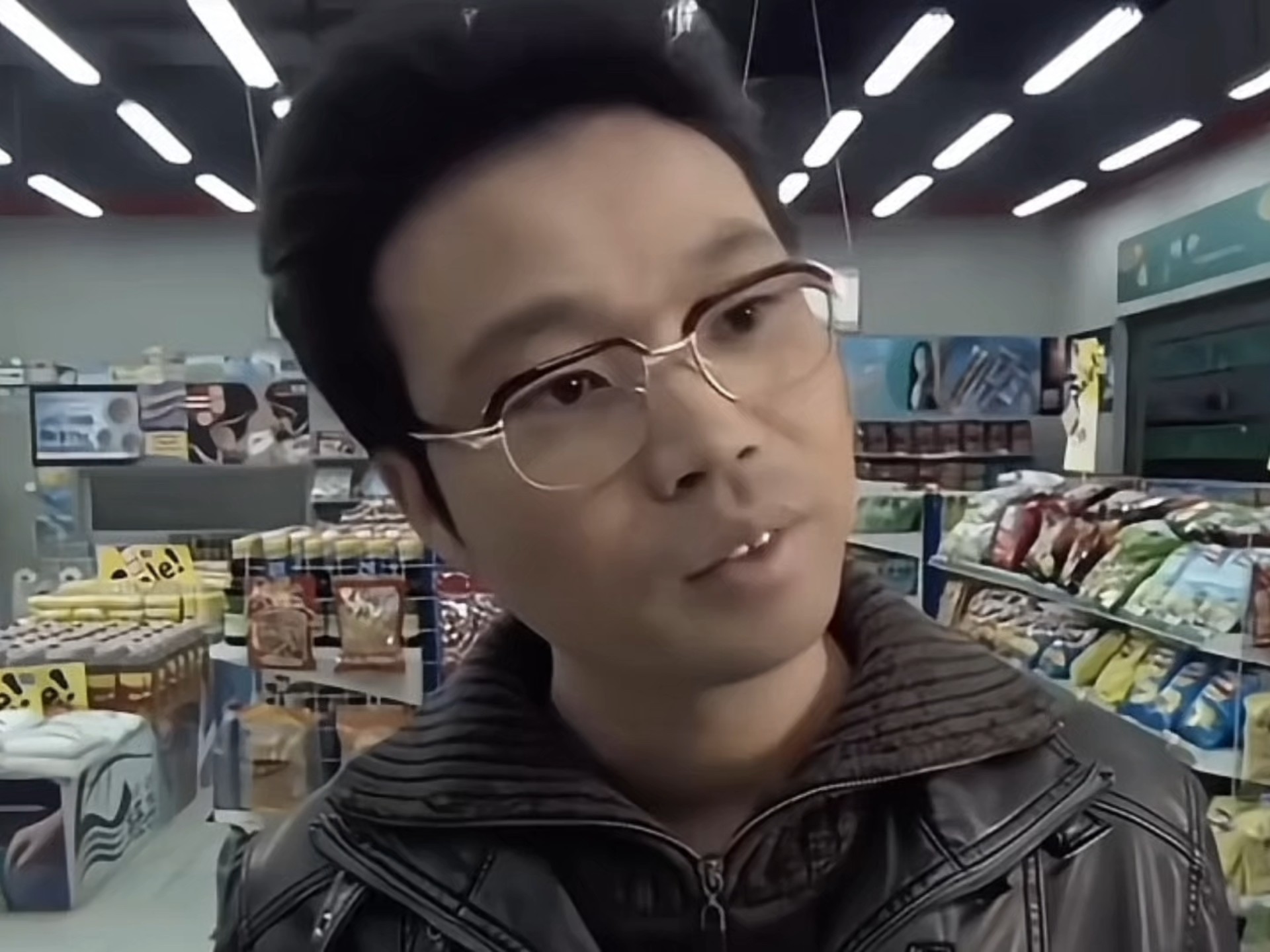 这位小同志，你不给我吸管...