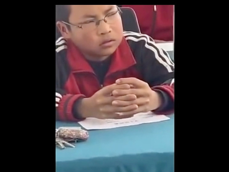 妈妈：吃饭了孩子？孩子：...