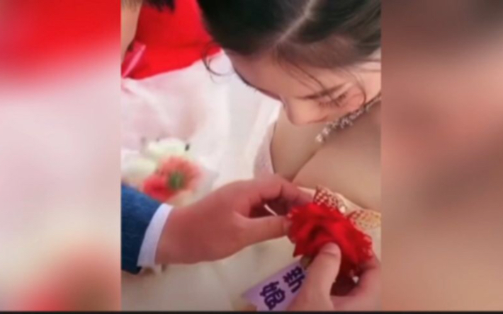 只要自己不尴尬，总有人会...